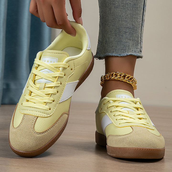 Ladies retro-inspired sneakers with low cut, rubber sole and suede toe cap Mune Fashion