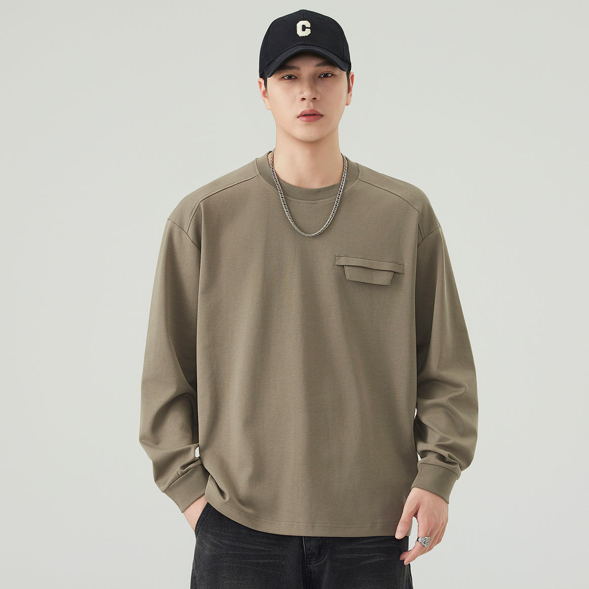 Men's Oversize Sweatshirt with Chest Pocket and Raglan Sleeves Mune Fashion