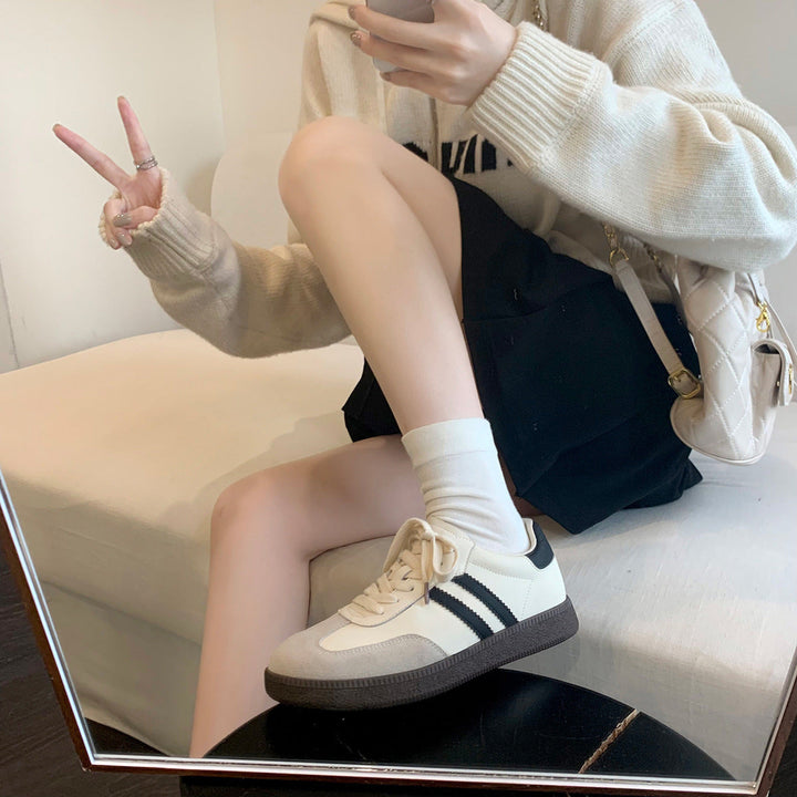 Women's sneakers in sporty retro design with fine suede and durable sole Mune Fashion