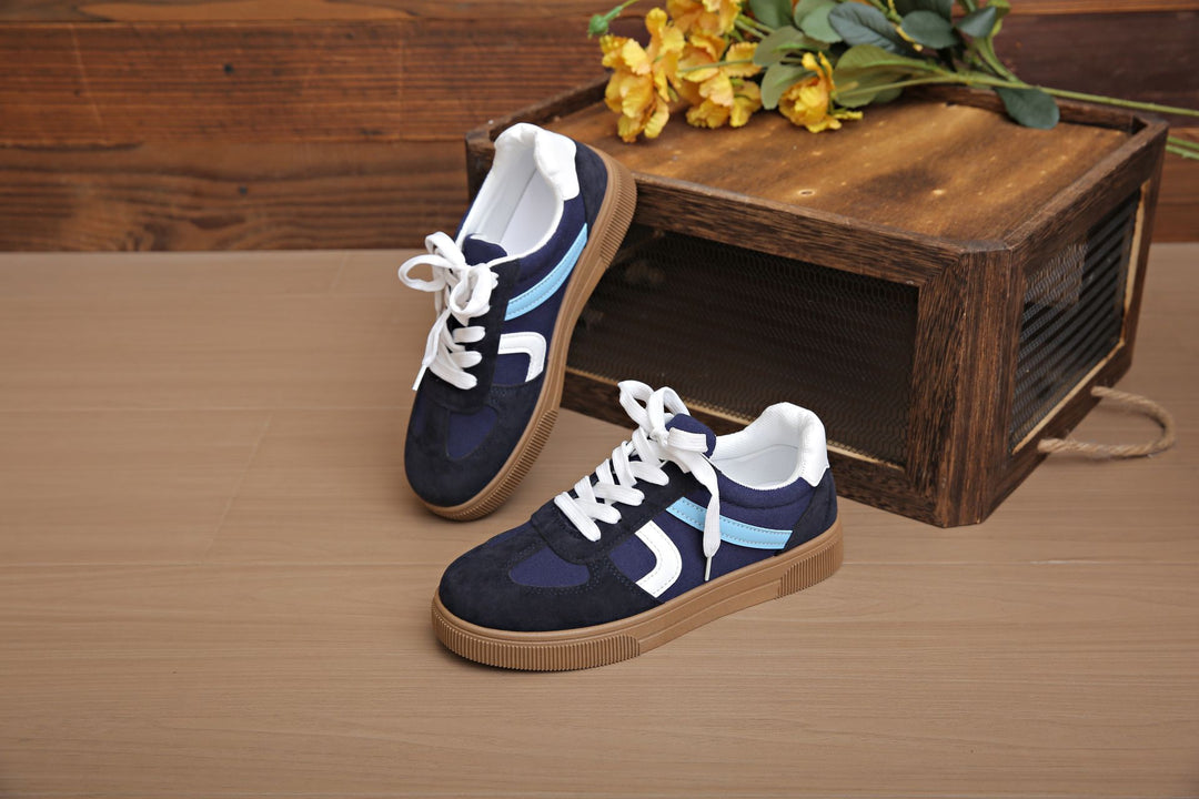 Women's low retro sneakers made of suede and textile mix with patterned rubber sole Mune Fashion