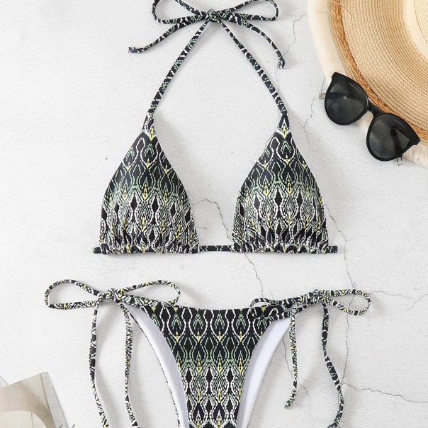 Ladies triangle bikini with playful knot design Mune Fashion