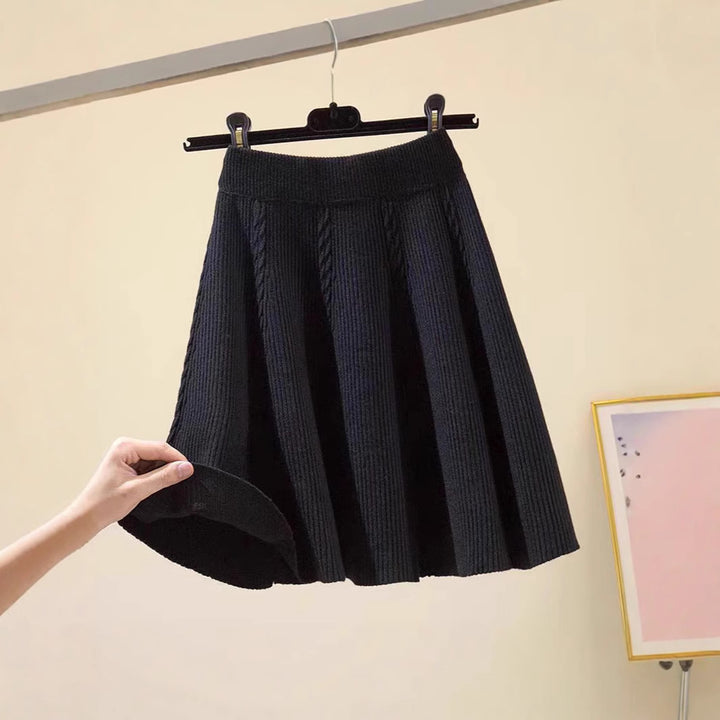 Ladies' calf-length knitted skirt with cable pattern Mune Fashion