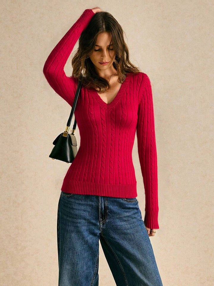 Women's fitted cable knit pullover with V-neck and tailored ribbed structure