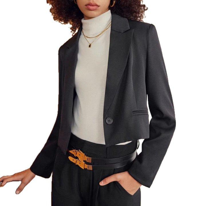 Women's cropped blazer with notch lapel and single-button closure Drune