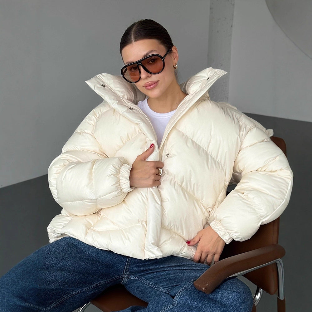 Ladies short puffer jacket with thermal filling, oversized hood & concealed two-way zipper Mune Fashion