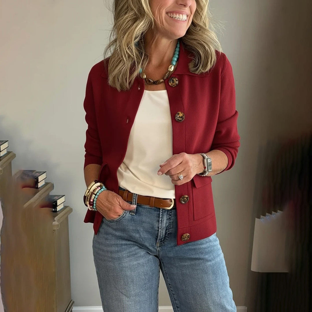 Women's short knitted cardigan with shirt collar, patch pockets, and horn buttons Mune Fashion
