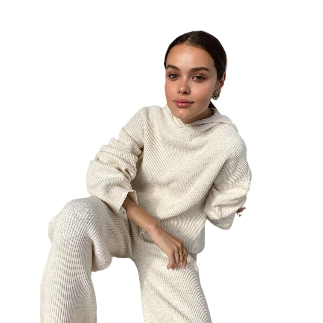 Women's comfortable lounge set with hoodie, kangaroo pocket, and wide jersey pants Mune Fashion