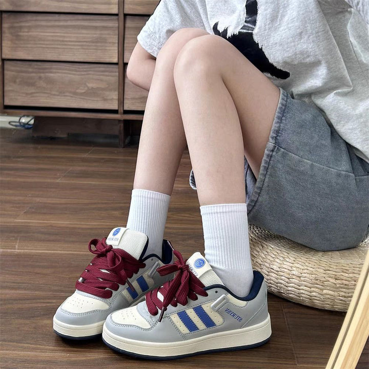 Women's lifestyle sneakers with padded insole and durable upper material Mune Fashion