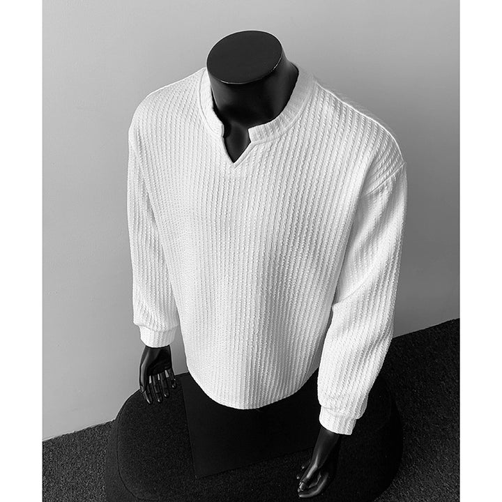 Men's coarse structured knit sweater with V-shaped slit collar and rounded hem Mune Fashion