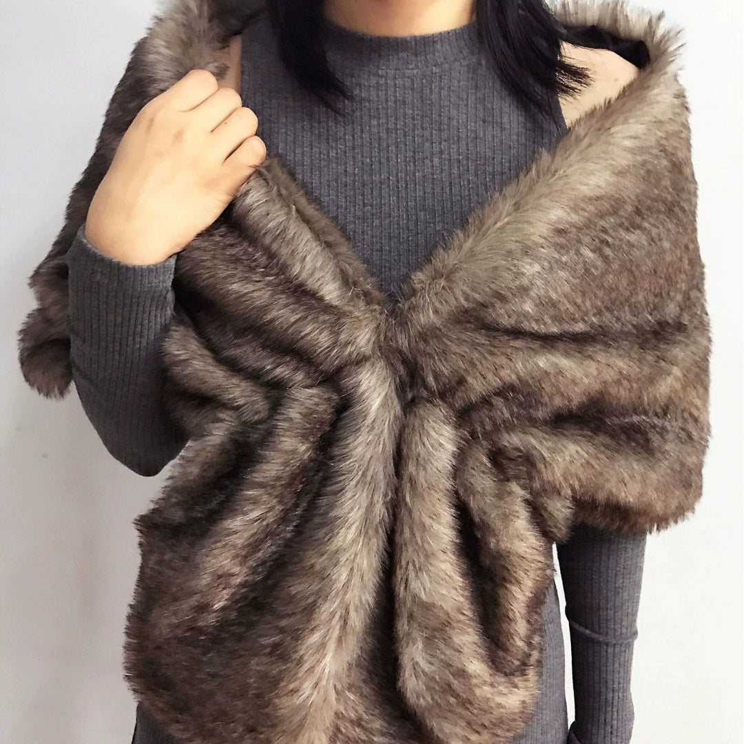 Women's elegant faux fur shoulder stole in capelet cut Mune Fashion