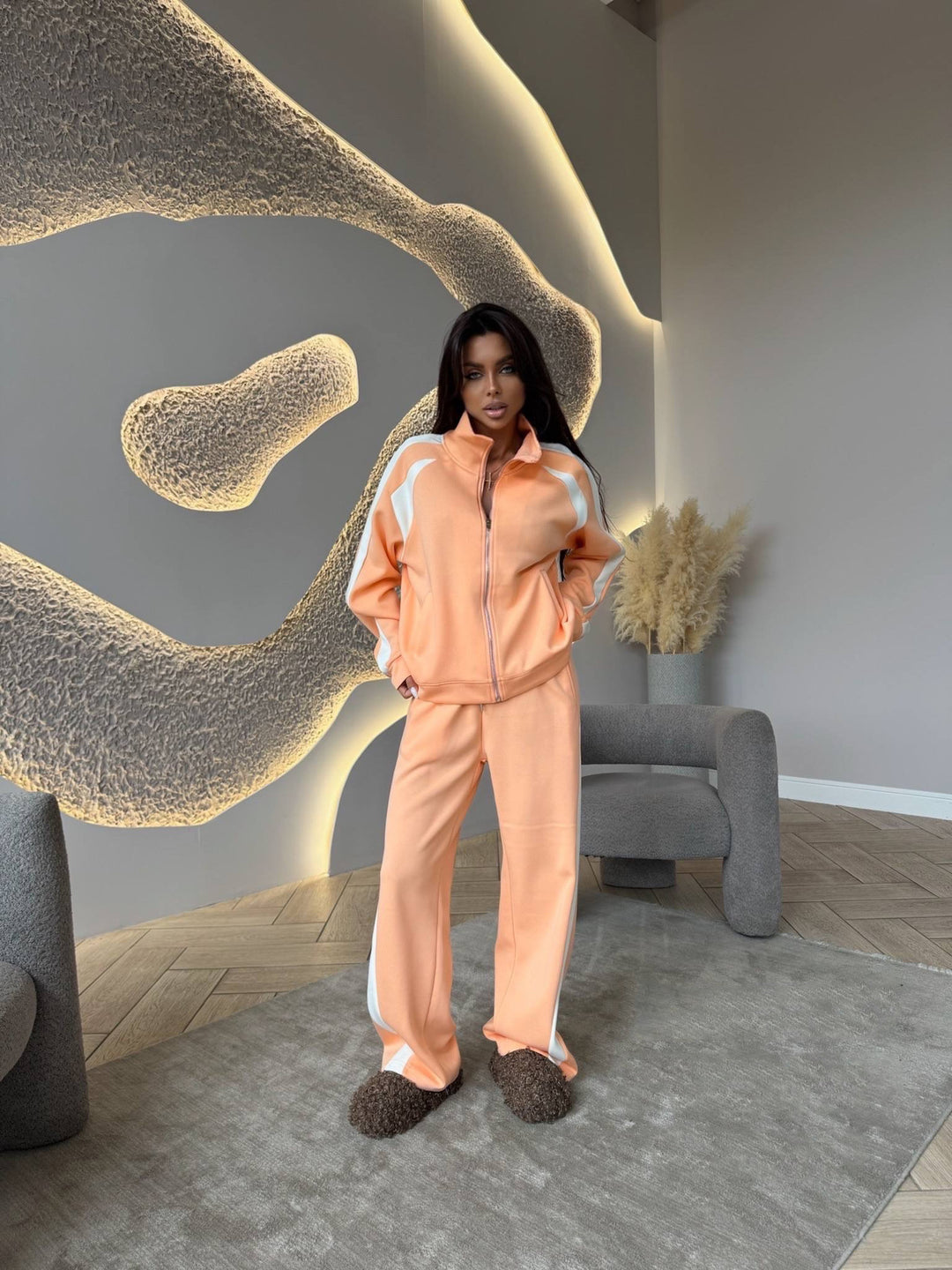 Women's Two-Piece Tracksuit Set with Zip Jacket and Loose Jogging Pants Mune Fashion