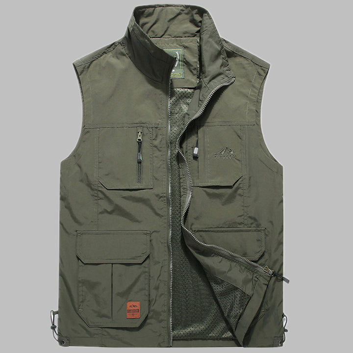 Men's multifunctional outdoor utility vest with zipper, multiple pockets, and breathable mesh lining Mune Fashion