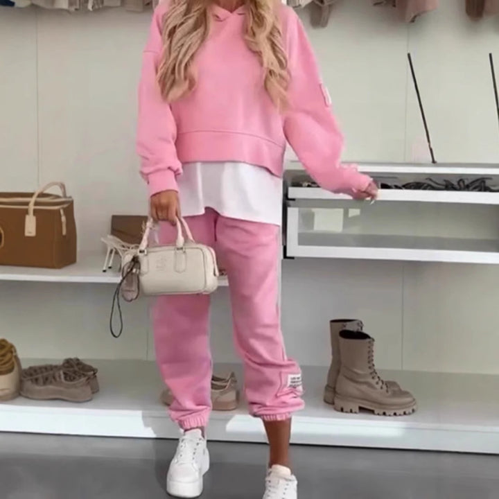 Women's cozy short hoodie and jogger set made of soft cotton blend Mune Fashion
