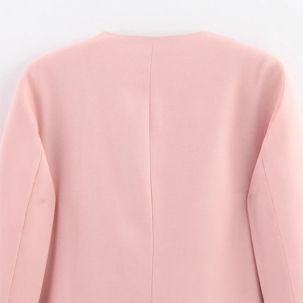 Ladies no-button long blazer jacket with deep V-neck, tailored darts, and flap pockets Mune Fashion