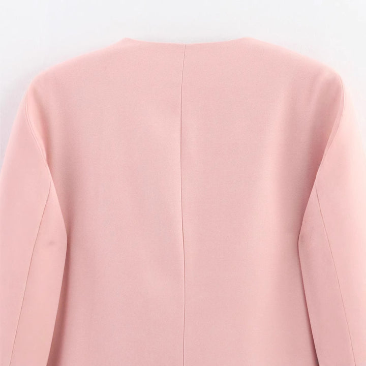 Ladies no-button long blazer jacket with deep V-neck, tailored darts, and flap pockets Mune Fashion
