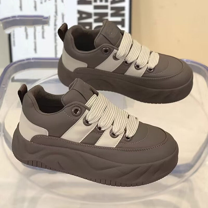 Women's Platform Sneakers with Thick Rubber Style and Contrasting Details Mune Fashion