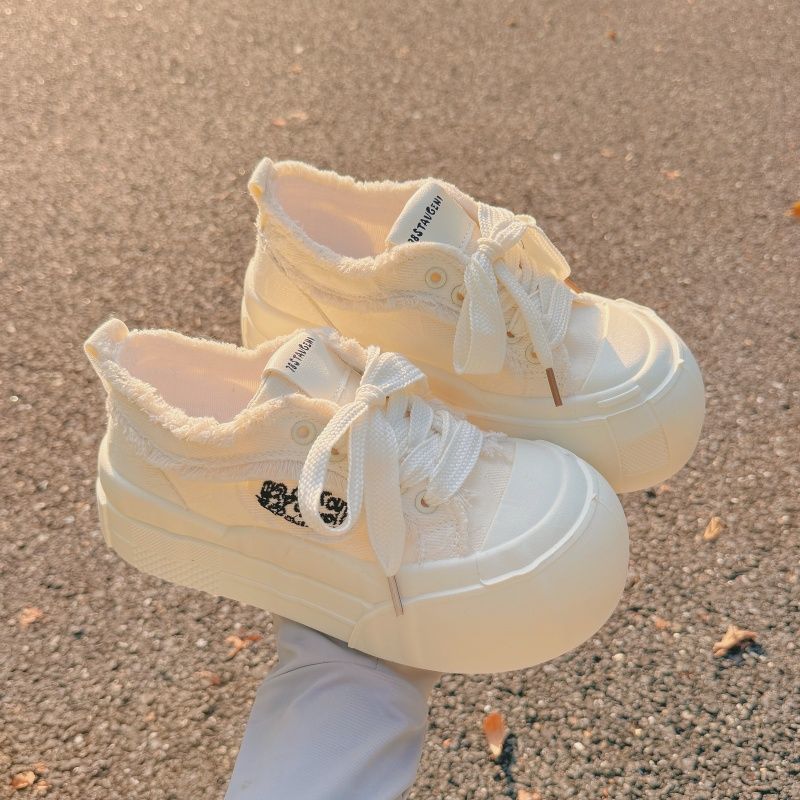 Women's leisure sneaker with padded inner sole Mune Fashion and innovative sole Mune Fashion
