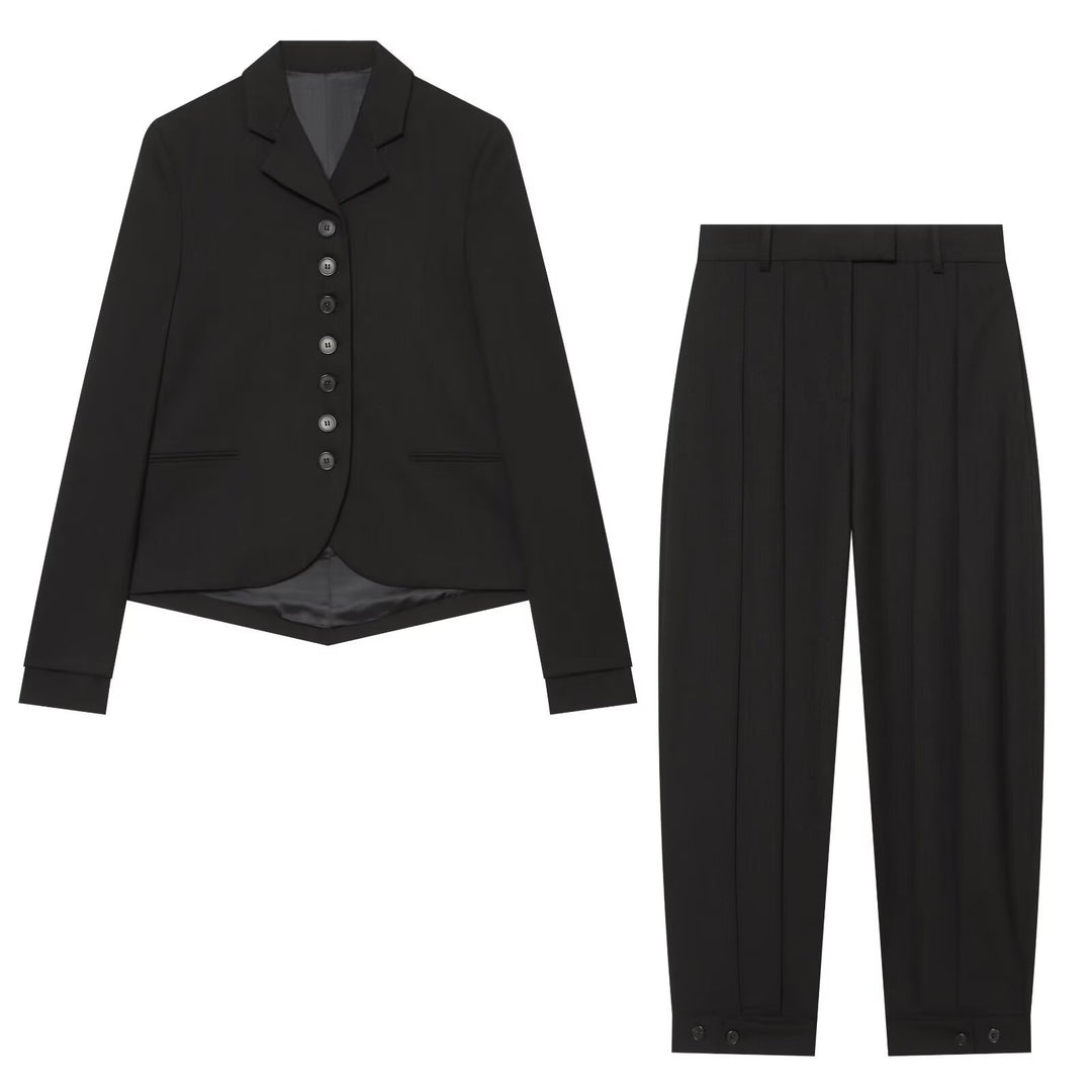 Women's Tailored Short Blazer in Equestrian Style with Extended Button Placket and Curved Hem Drune