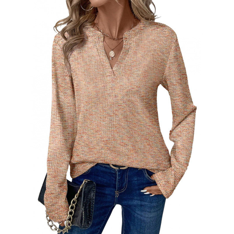 Ladies fine knit pullover with V-slit and casual silhouette Mune Fashion