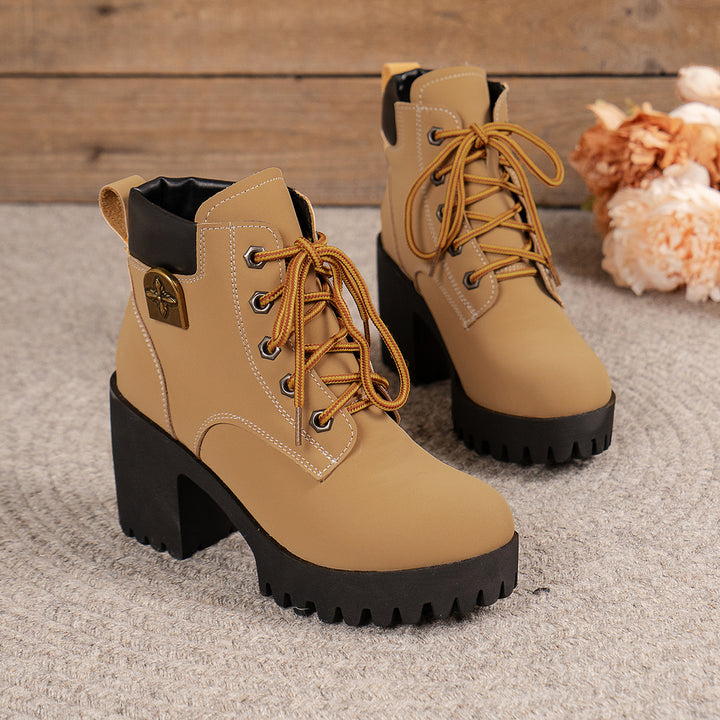 Ladies ankle-high lace-up ankle boots with robust profile heel and padded shaft Mune Fashion