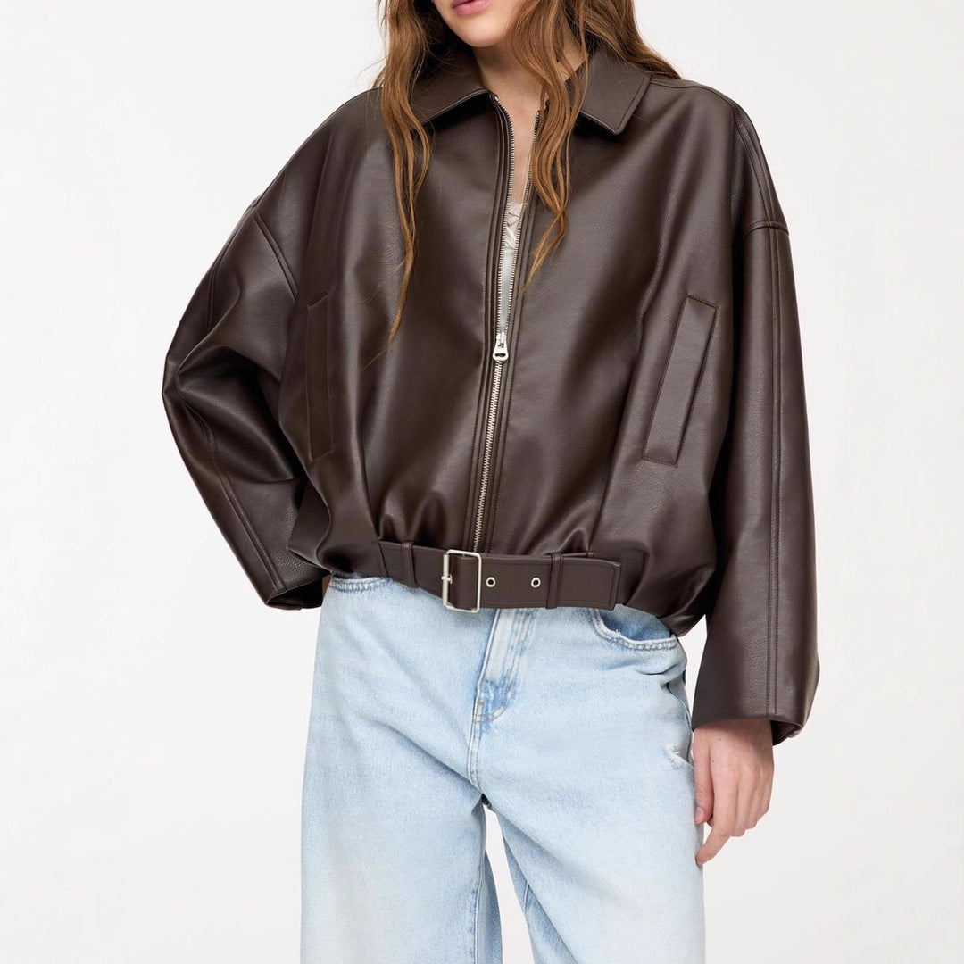 Women's short cut faux leather jacket with full zipper and figure-hugging belt Mune Fashion