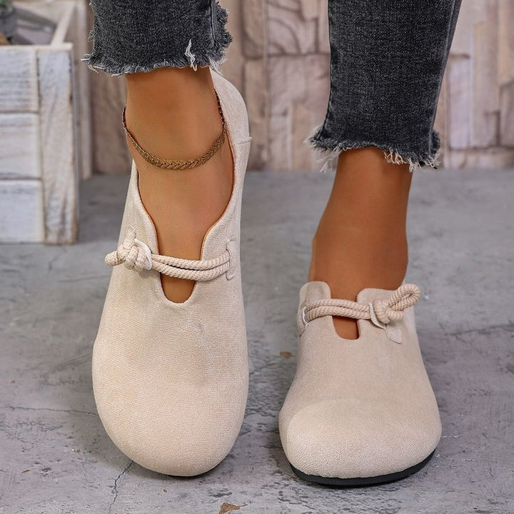 Women's closed cuddly slipper made of velour imitation with decorative cord bow and padded memory footbed Mune Fashion