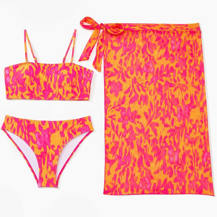 Women's bikini set with fashionable bandeau top and high-cut bottoms Mune Fashion
