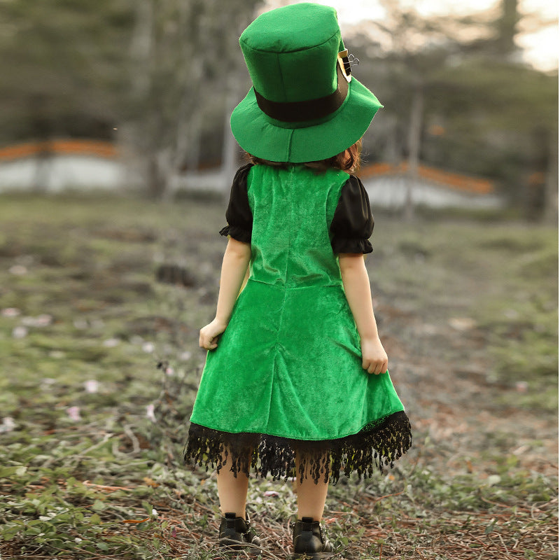 Girl costume as Irish leprechaun with voluminous skirt and high hat Mune Fashion
