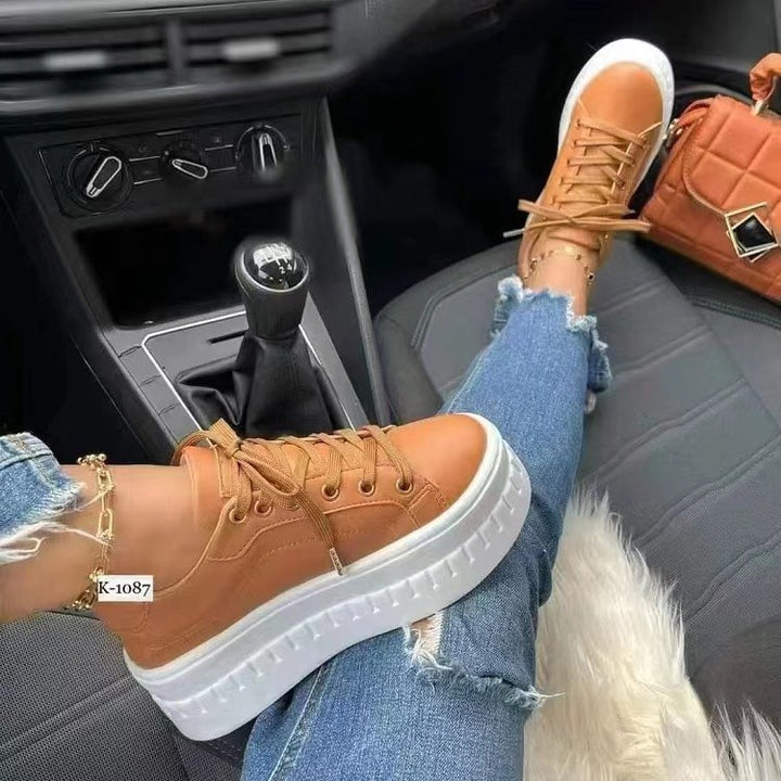 Women’s Fashion Platform Sneakers with Smooth Upper Material, Side Zipper and Distinctive Tread Sole Mune Fashion