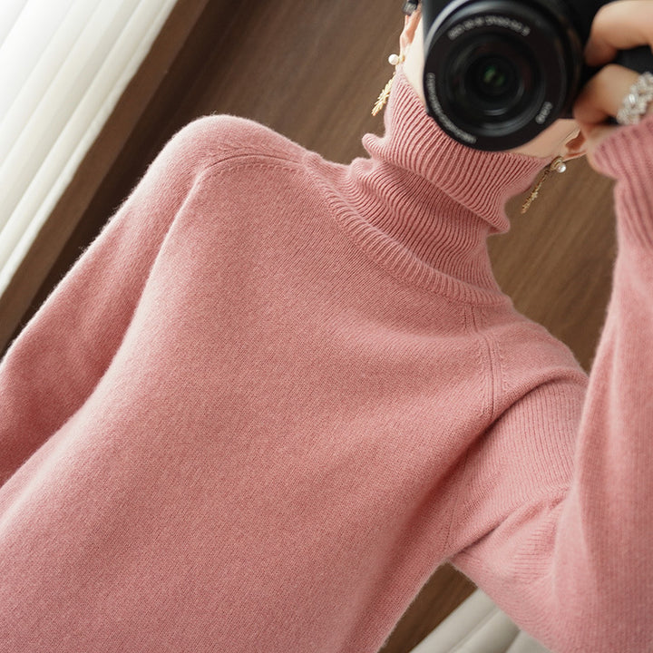 Women's turtleneck sweater made of soft wool blend with extended cuffs Mune Fashion
