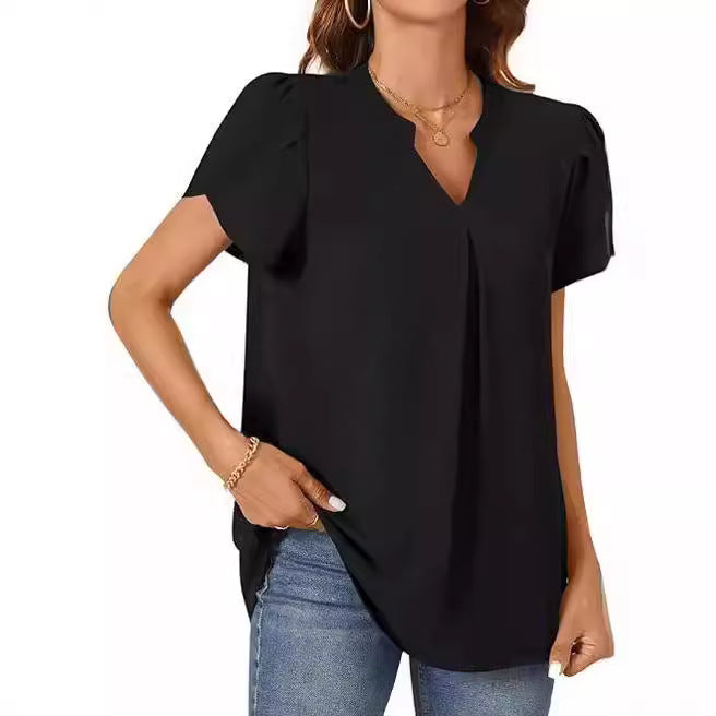 Women's Blouse with Elegant V-Neck Detail and Light Puff Sleeves Mune
