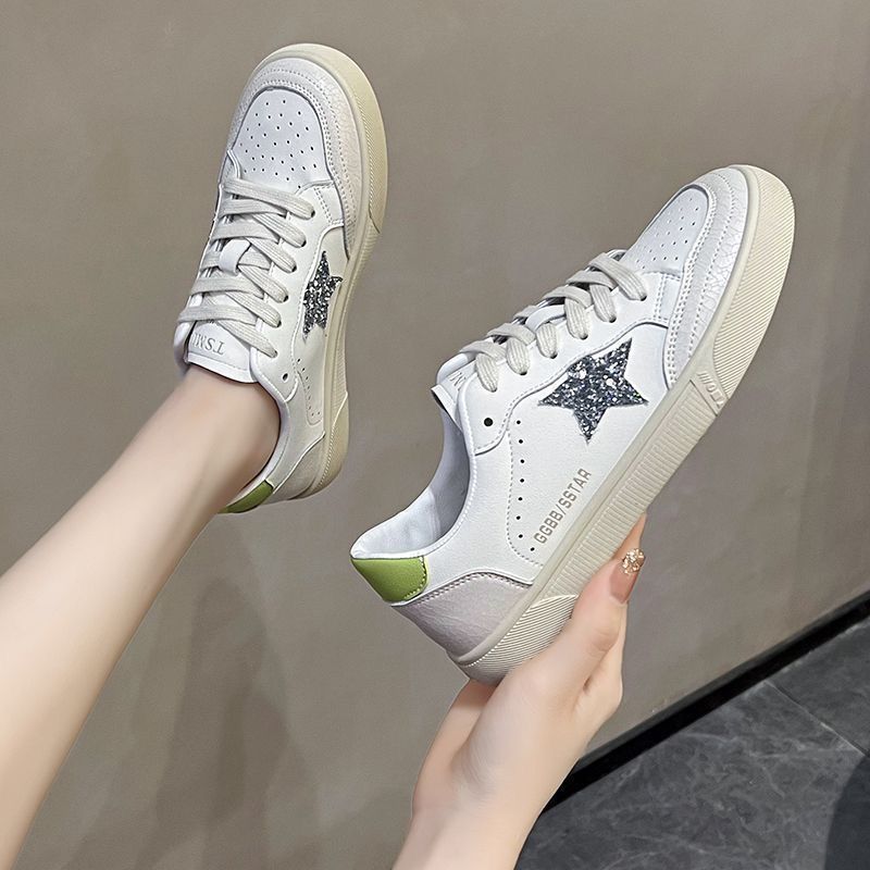 Women's sneakers with glittering star motif and flexible sole profile Mune Fashion