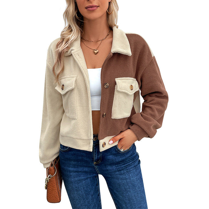 Women's short jacket made of teddy fleece with color block design & flap pockets Mune Fashion