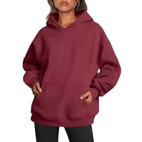 Women's oversized hooded sweatshirt made of soft cotton blend with kangaroo pocket Mune Fashion