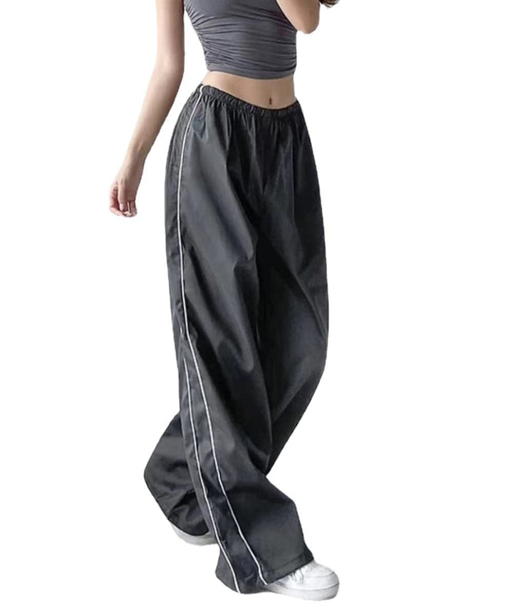 Ladies Sporty Pants with A Wide Cut and Elastic Waistband Mune