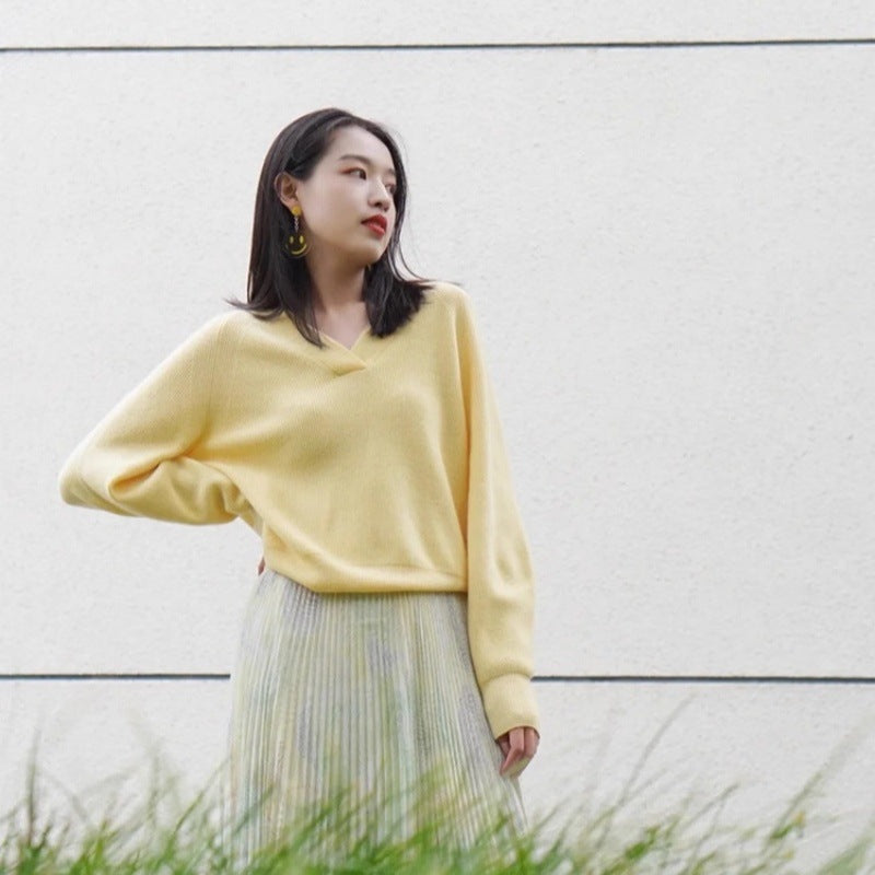 Women Loose V-Neck Sweater made of fine ribbed knit with dropped shoulder Mune Fashion
