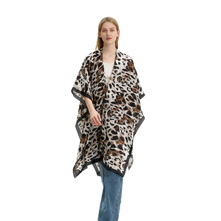 Women's Lightweight Viscose Kimono Wrap in Oversized Cut with Leopard Jacquard Fabric