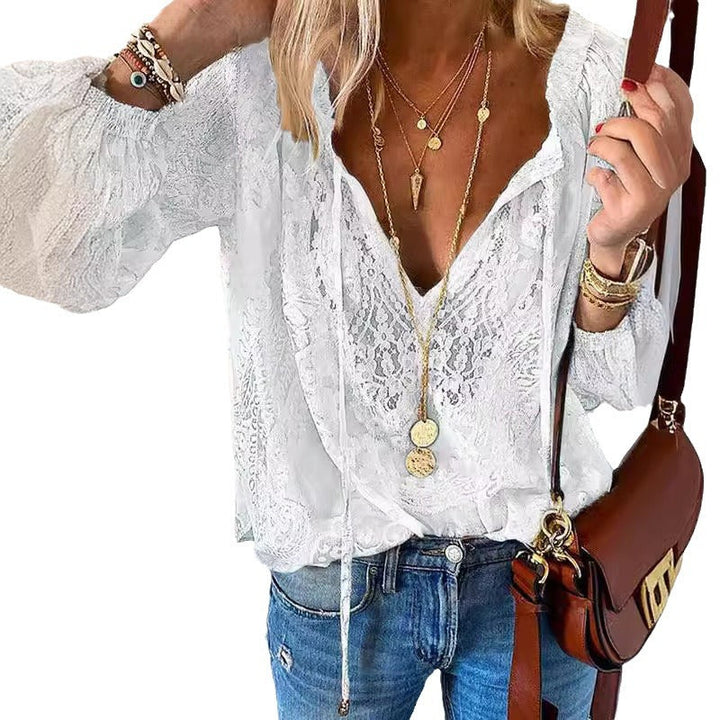 Ladies Elegant and Feminine Blouse with V-Neck and Lace Accents Mune