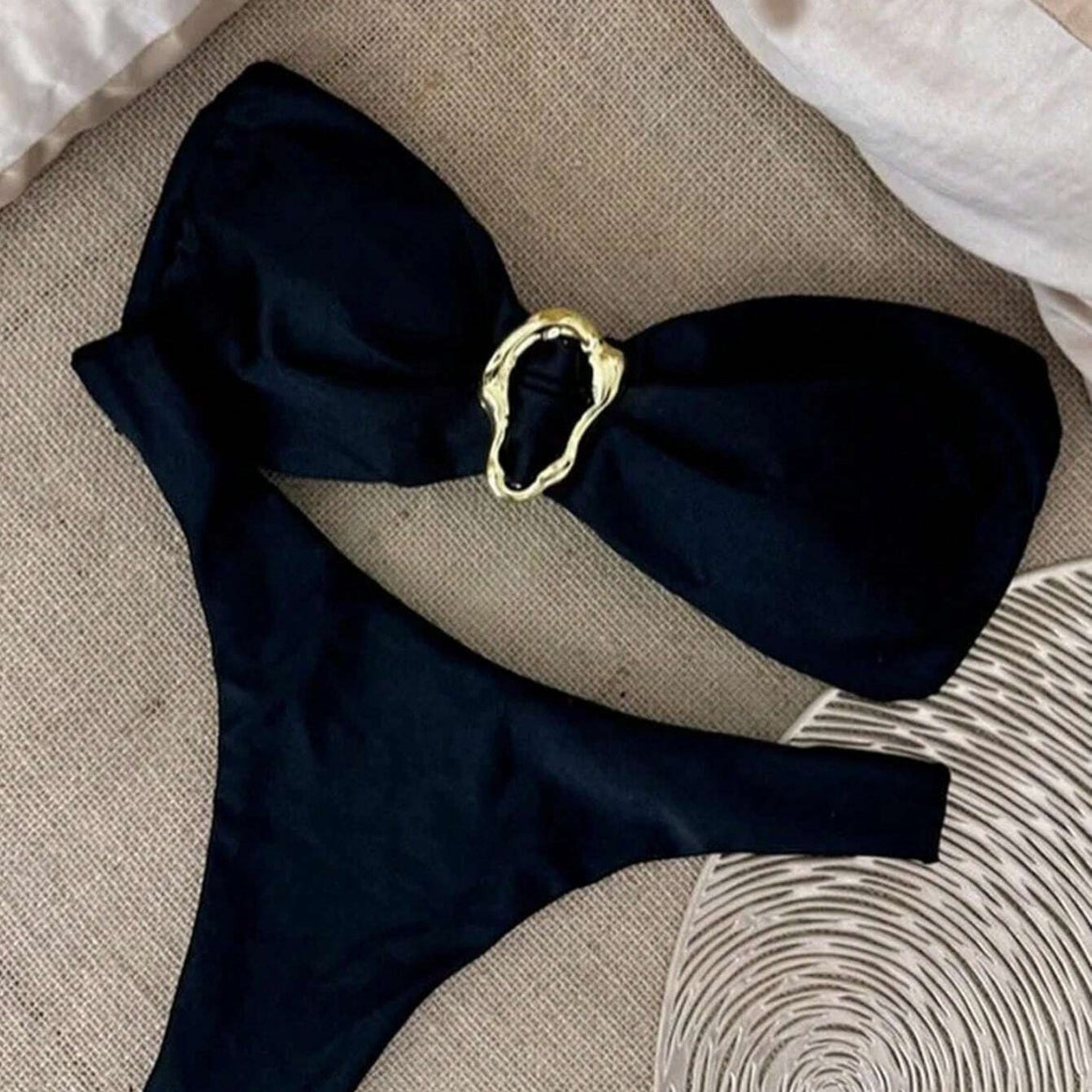 Women's bikini with fashionable knot design and elegant gold accent Mune Fashion
