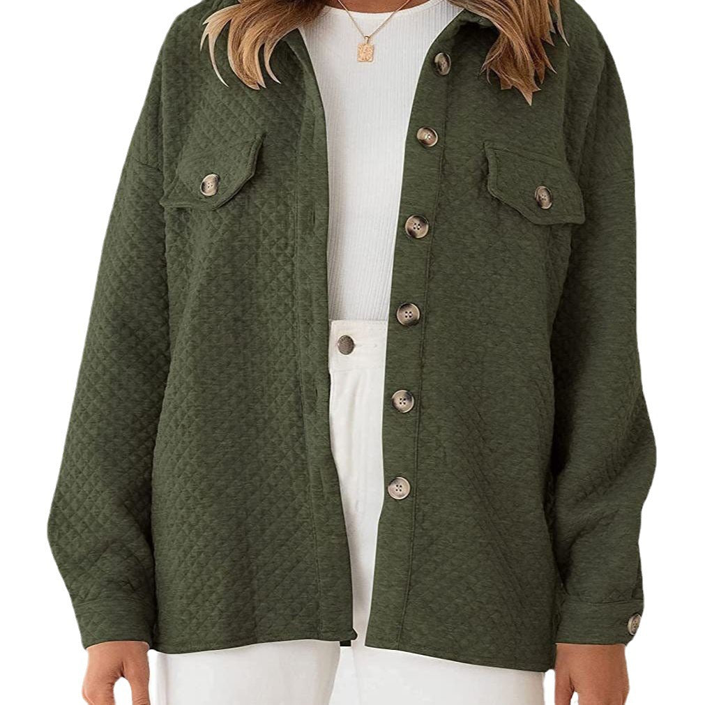 Women's quilted transitional shirt jacket with oversized cut, chest patches, and button placket Mune Fashion