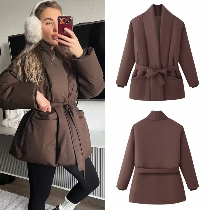 Women's short quilted coat with shawl collar, waist belt and patch pockets Mune Fashion