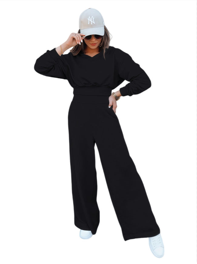 Women’s loungewear set with cropped v-neck sweater and high-waisted palazzo pants Mune Fashion