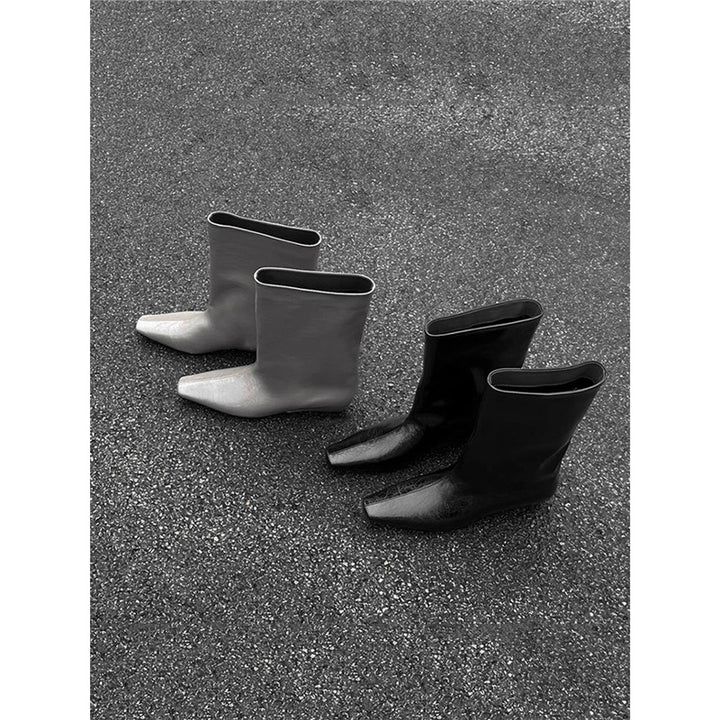 Women knee-high slouch leather boots with square toe shape and flat heel Mune Fashion