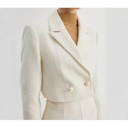 Women's Short Cut Boucle Blazer with Tailored Silhouette and Double Button Mune Fashion