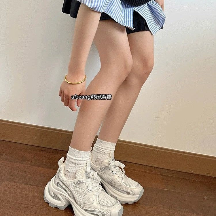 Women's sporty sneakers with breathable mesh surface and cushioned sole Mune Fashion