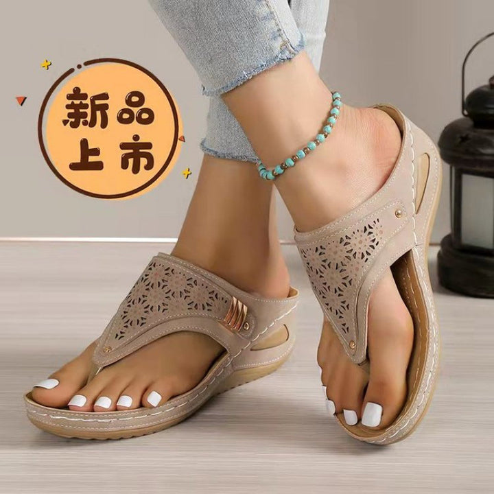 Women’s wedge flip-flops with perforated upper material and padded comfort footbed Mune Fashion