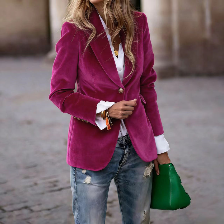Ladies Elegant tailored velvet blazer with notch lapels and single-button Mune Fashion