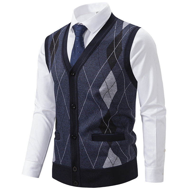 Men's fine knit vest with V-neck, diamond pattern, and patch pockets Mune Fashion