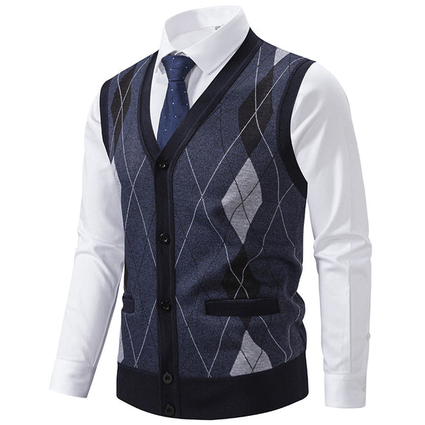 Men's fine knit vest with V-neck, diamond pattern, and patch pockets Mune Fashion