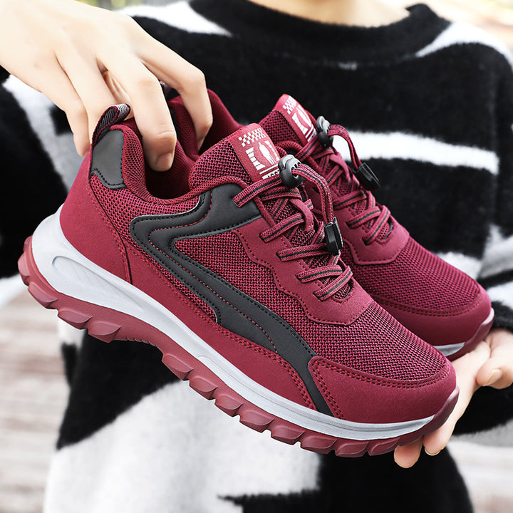 Women nan robust trekking sneaker with profiled terrain grip, shock-absorbing EVA midsole and quick-lace closure Mune Fashion